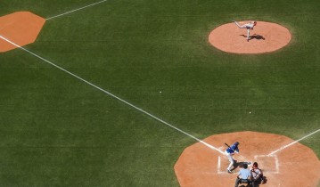 足彩网体育运营中心_乐福两双助力热火险胜，手感冰凉难掩全面贡献