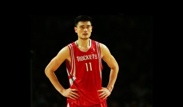 足彩网_续写欧洲篮球友谊新篇章，约基奇与东契奇赛场内外展现非凡默契与深厚情谊