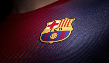 足彩网体育运营中心-勒布朗·詹姆斯，热火生涯场均26.9+7.6+6.7，41岁后逆势上扬至27.7+7.7+7.8